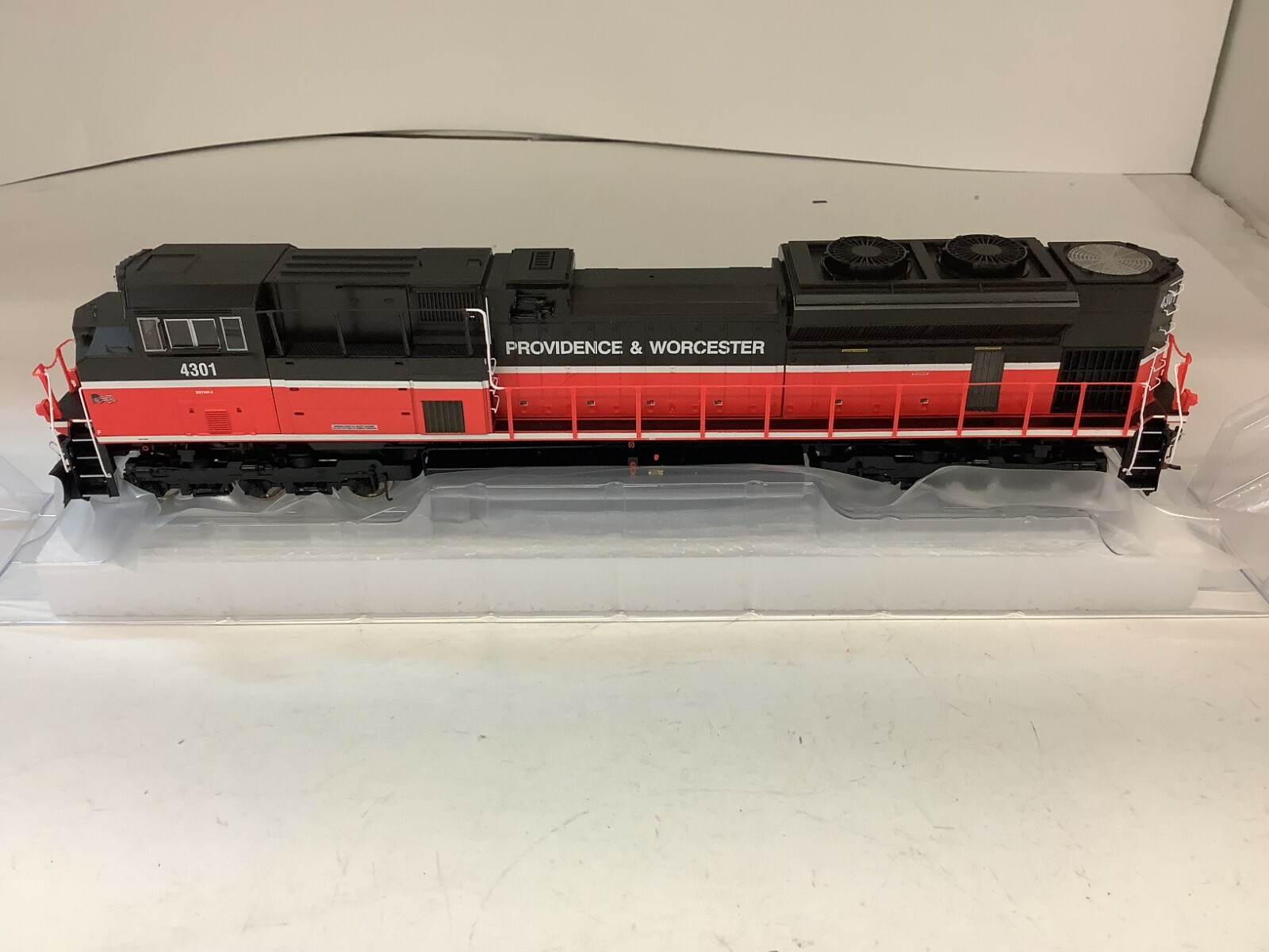 Athearn Genesis #G70584 HO scale “P&W” DCC & SOUND READY SD70M-2 Rd.#4301