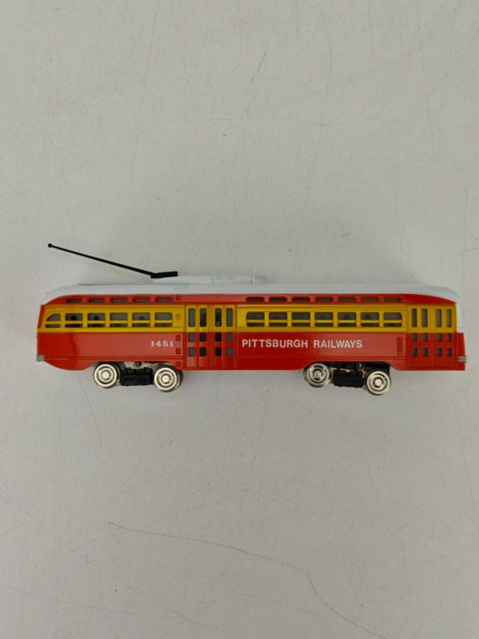Bachmann Streamline PCC Trolley 1451 Pittsburgh Railways HO Box Tested READ