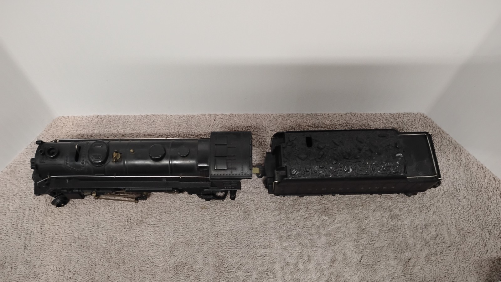 Lionel 1666 Steam Locomotive w/ 6466TLionel Lines Whistle Coal Tender- UNTESTED