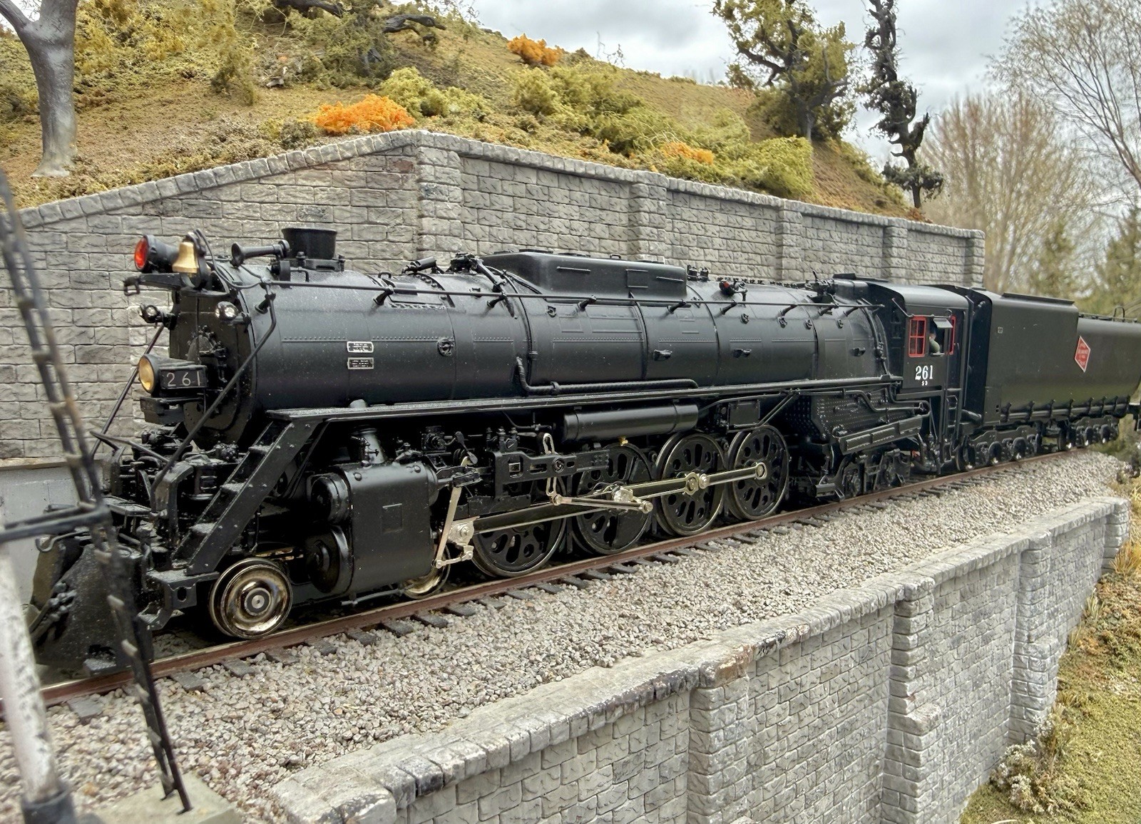 HO Scale Brass Overland OMI MILW Road “S-3” 4-8-4 #261 Painted/DCC/Sound/LNIB