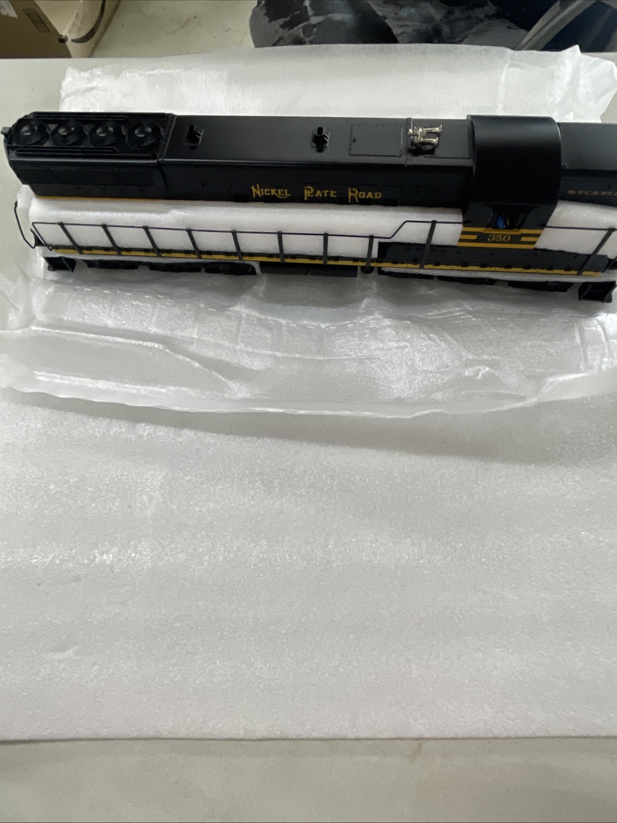 MTH MT-2110L Nickel Plate Road Cab No. 350 EMD SD-9 W/Proto OB Cab 350