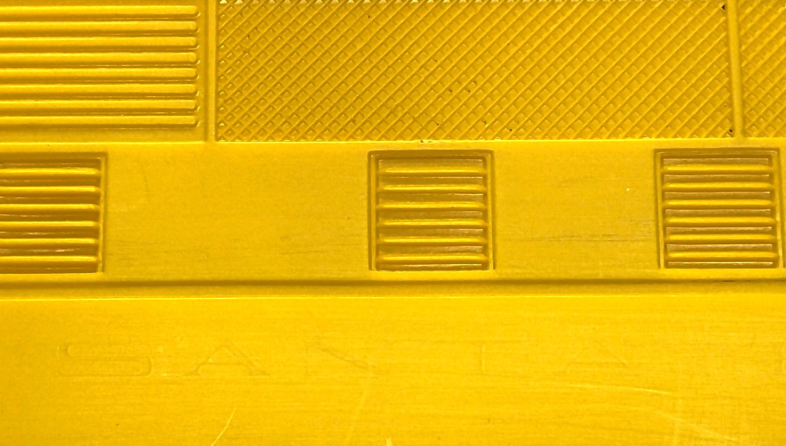 LIONEL #2343 YELLOW SHELL AND ORIGINAL F3 PARTS 1949-1950 -O GAUGE/USED