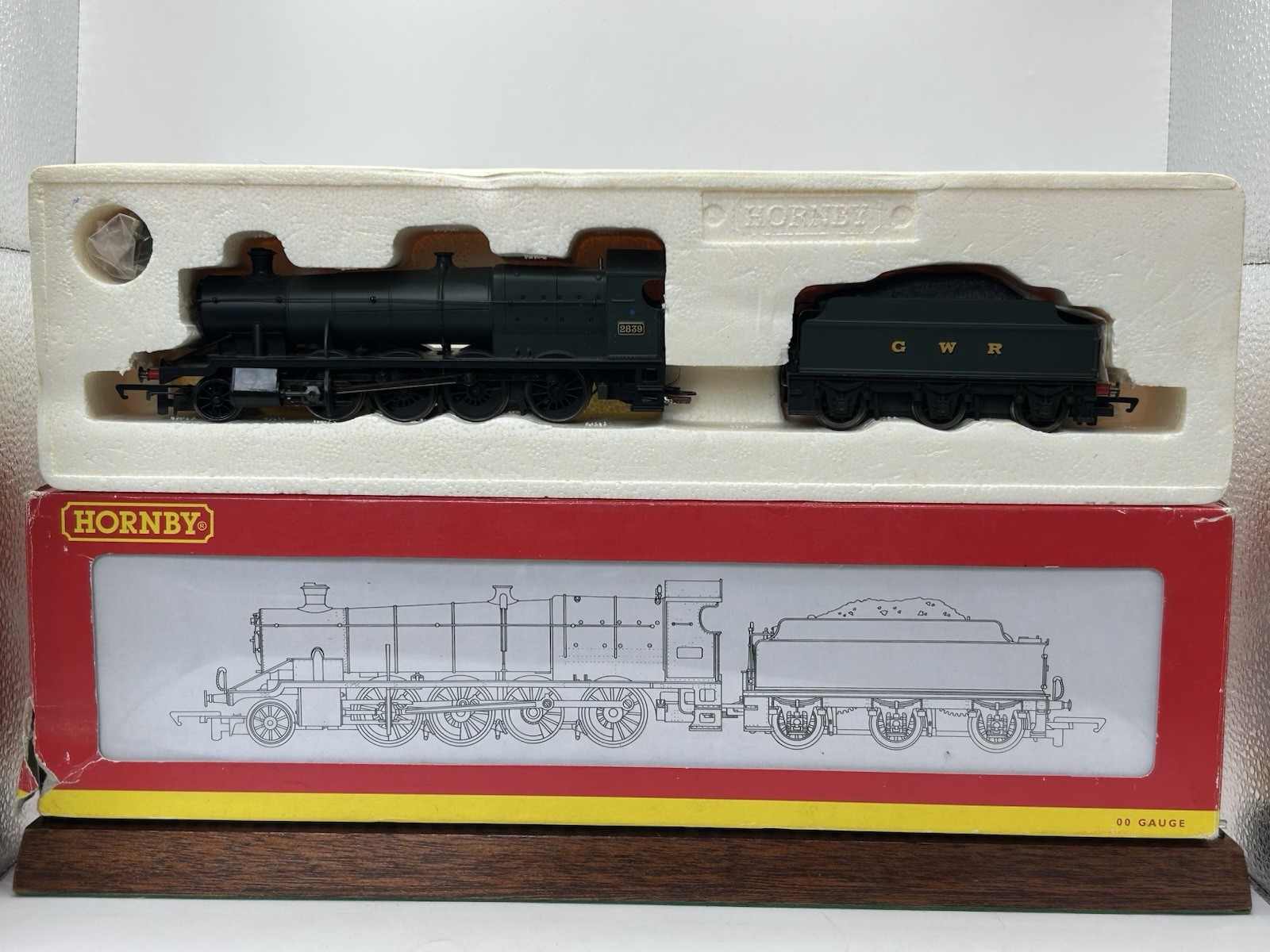OO Hornby R2153B GWR Class 2800 2-8-0 Steam Locomotive – (EX BOXED)