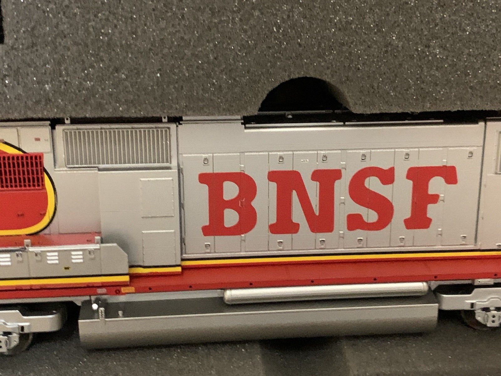 HO Scale Athearn Genesis EMD SD75M DC Diesel Locomotive BNSF SANTA FE no road #
