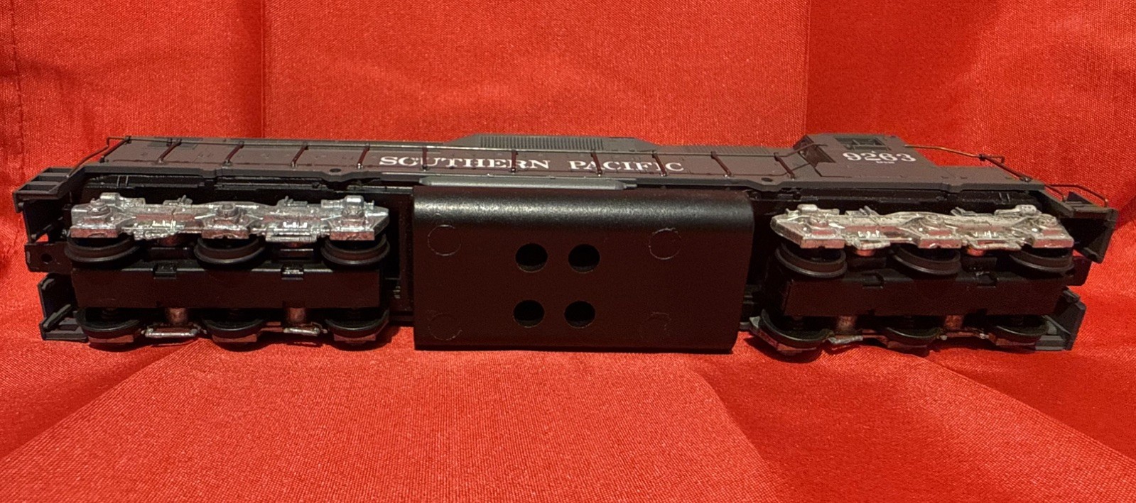 HO Athearn Southern Pacific Dummy Diesel #9263 Non Powered Read