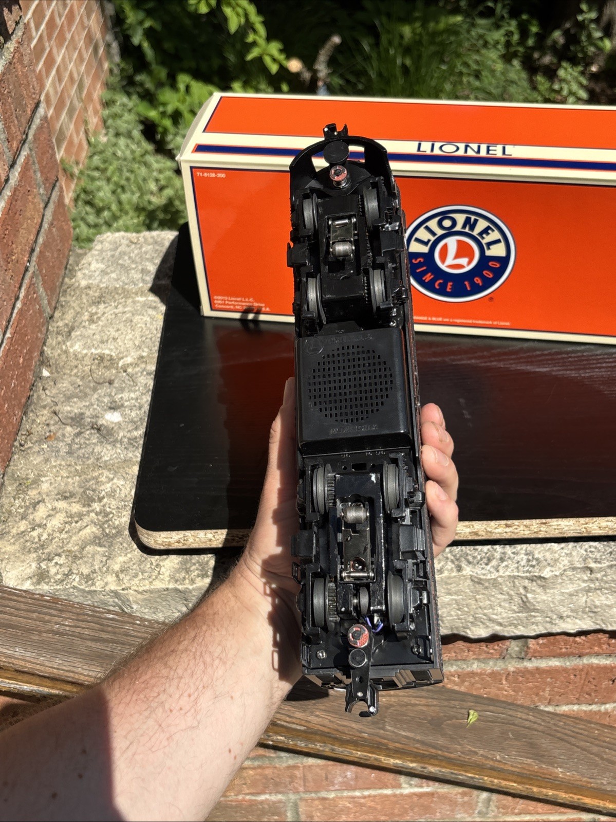 Southern Pacific Black Widow FT. Diesel Engine Railsounds 6 38253 Collectible
