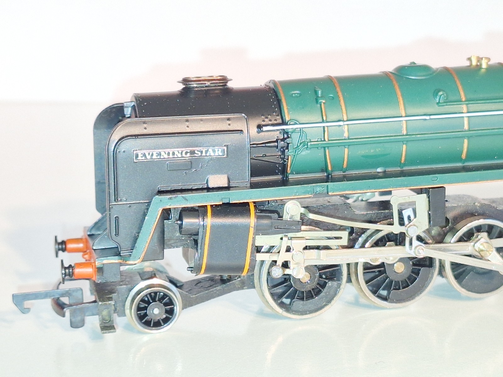 Hornby R065 BR 9F Evening Star #92220.New Old Stock. Wheel Delamination.Boxed.OO