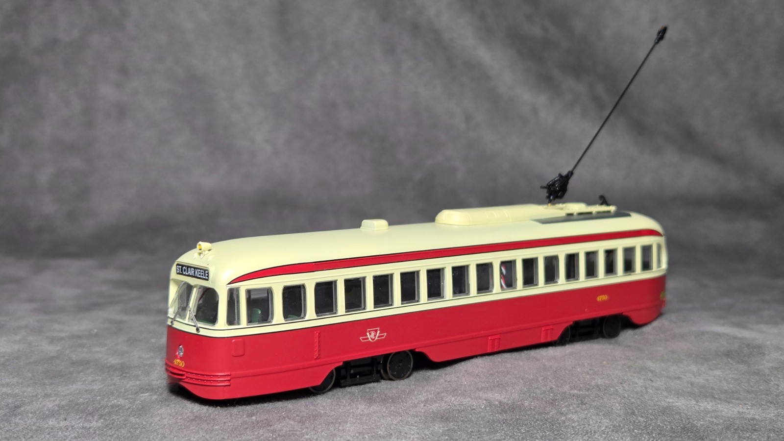 Title (79 Characters): Bowser HO 12909 TTC PCC Streetcar #4750 Toronto Executive