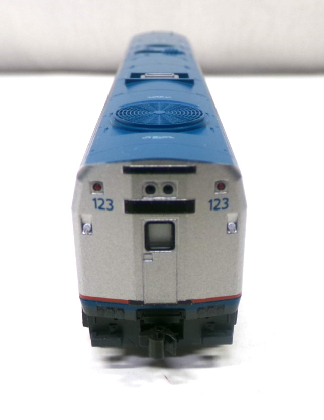 N scale Kato Amtrak P42 diesel engine in OB (lot N43)