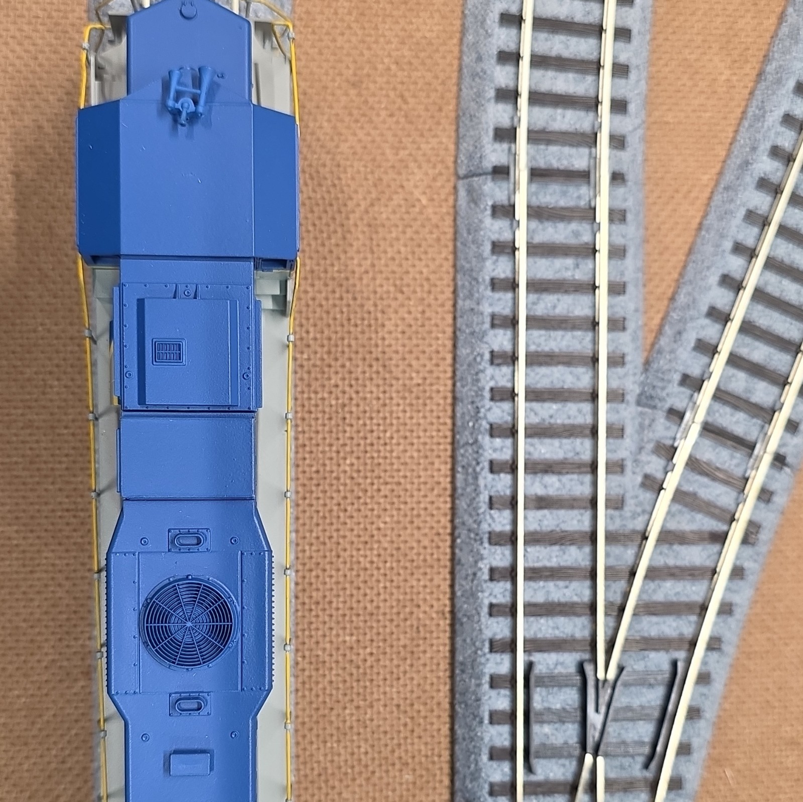 Athearn HO EMD GP38-2 Delaware & Hudson #7308 Diesel Locomotive DC Analog 04647