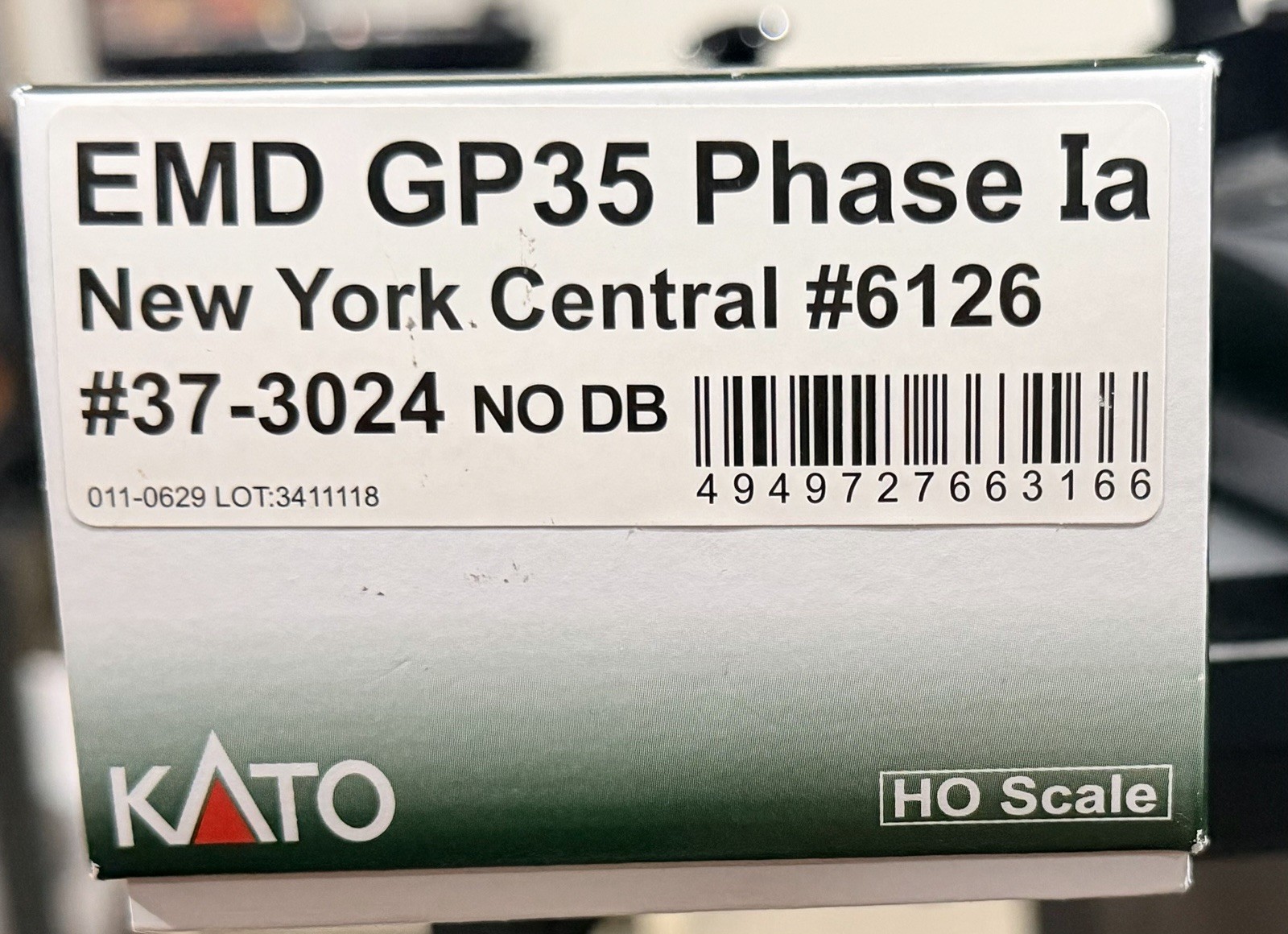 KATO HO SCALE GP35 NEW YORK CENTRAL + CABOOSE
