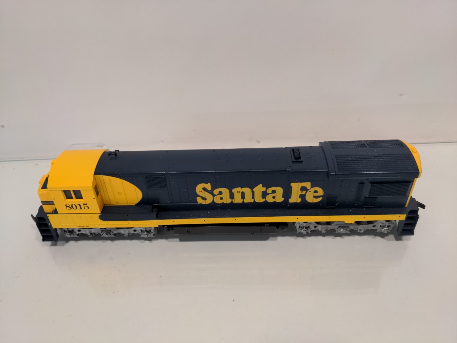HO Atlas 8602 Santa Fe GE C30-7 ATSF 8015