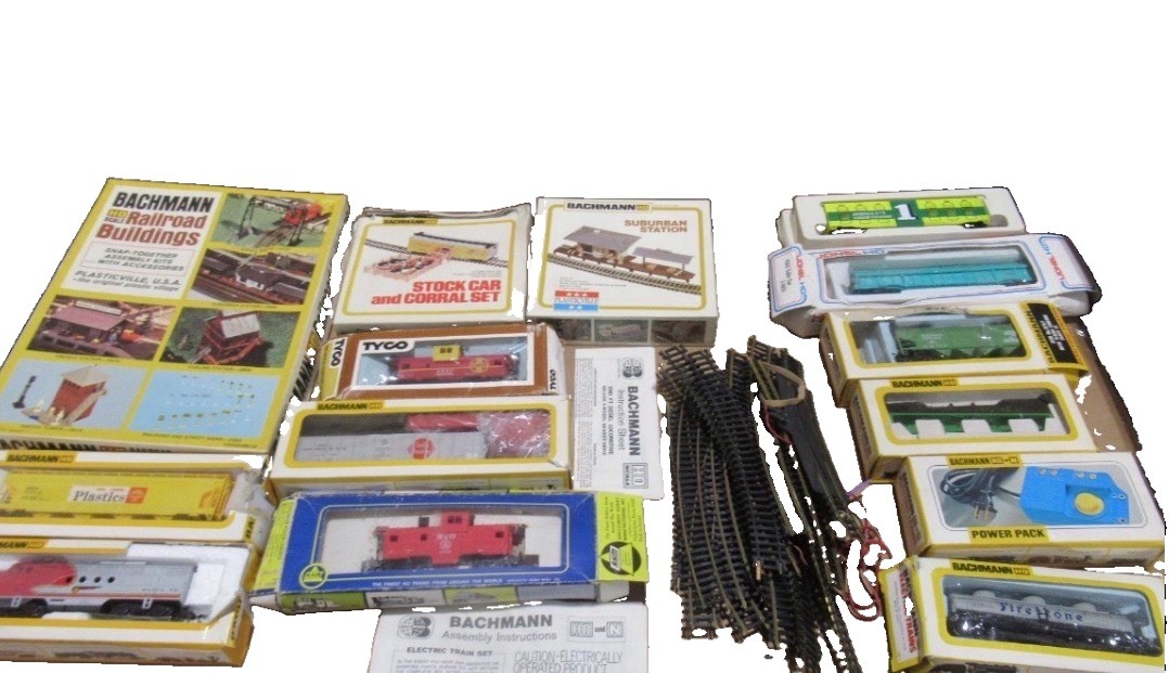 HO Scale Model Train Lot TYCO BACHMANN Locomotives Track Buildings Cars Vintage