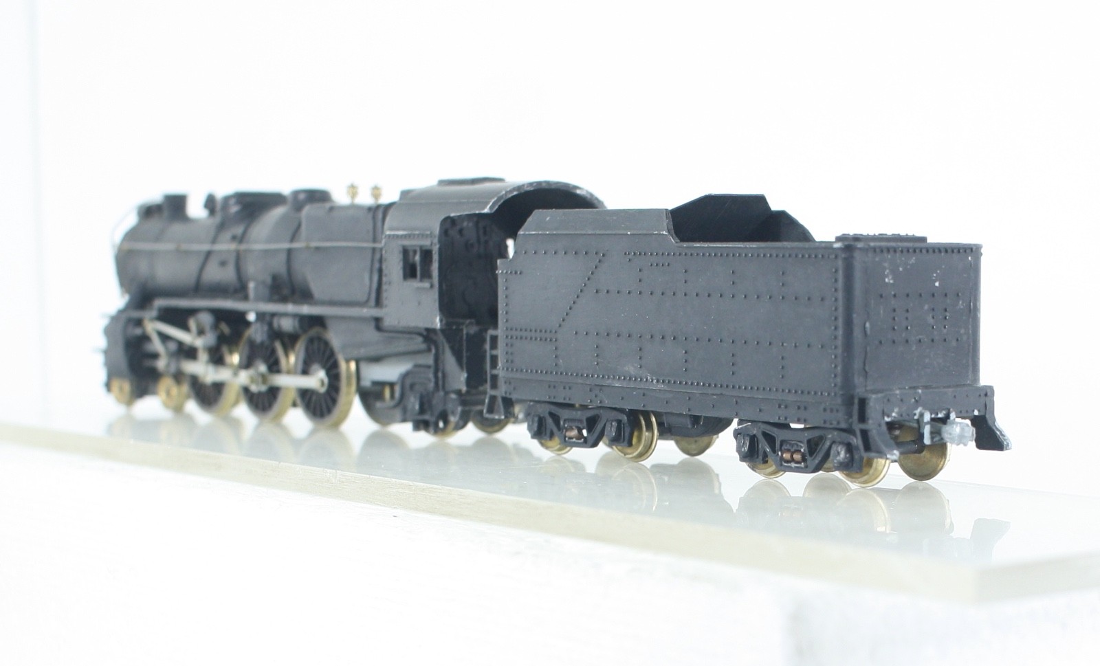 HO Scale Bowser / Penn Line Pennsylvania Railroad K-4 4-6-2 Locomotive & Tender