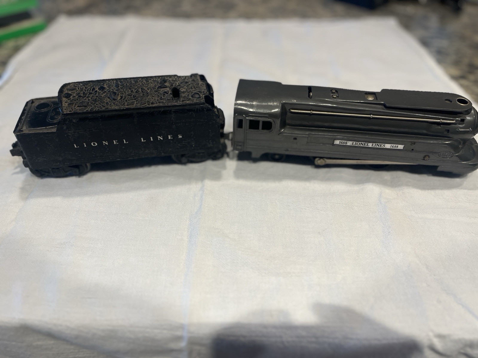 Lionel O Gauge torpedo steam locomotive gunmetal pre war version w coal tender
