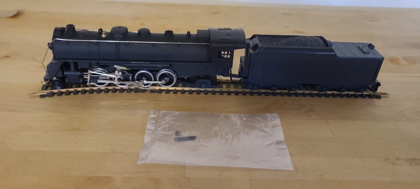 TYCO – HO Scale #7709 Mikado 2-8-2 Steam Locomotive kit Undecorated assembled