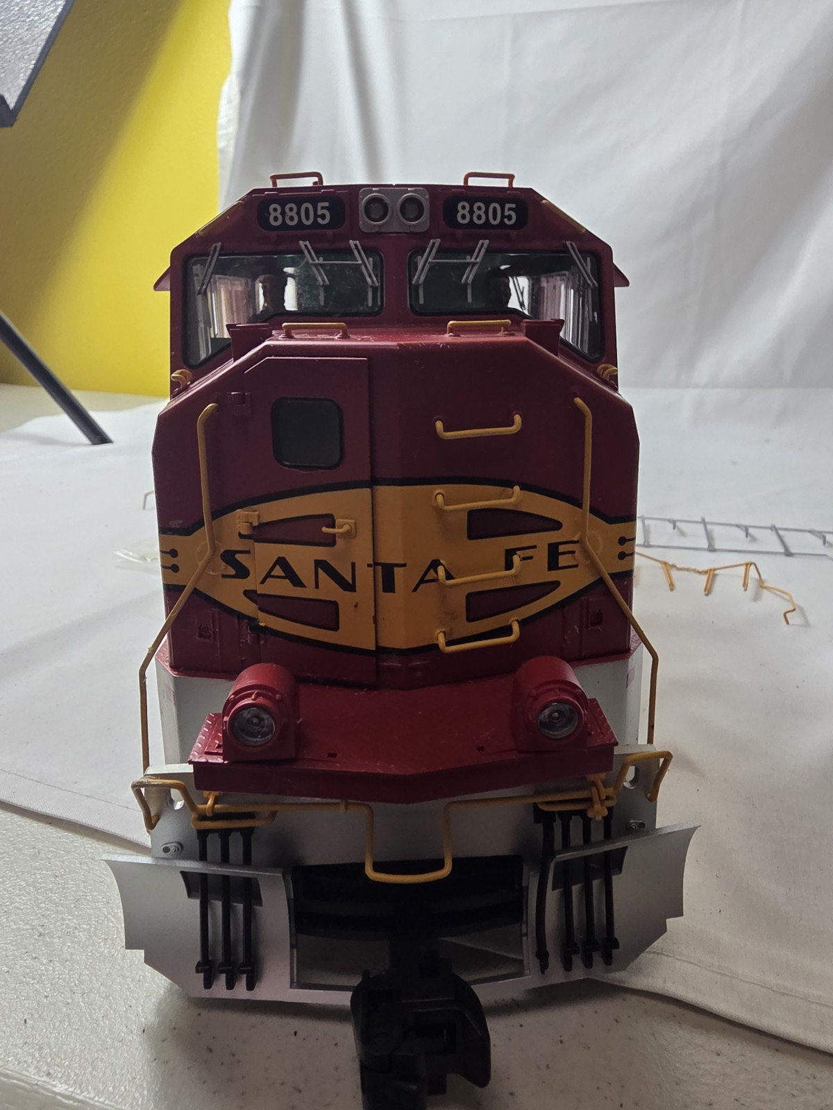 USA G scale trains SD70 Mac Santa Fe R22600 Warbonnet #8805 First Run Read Desc