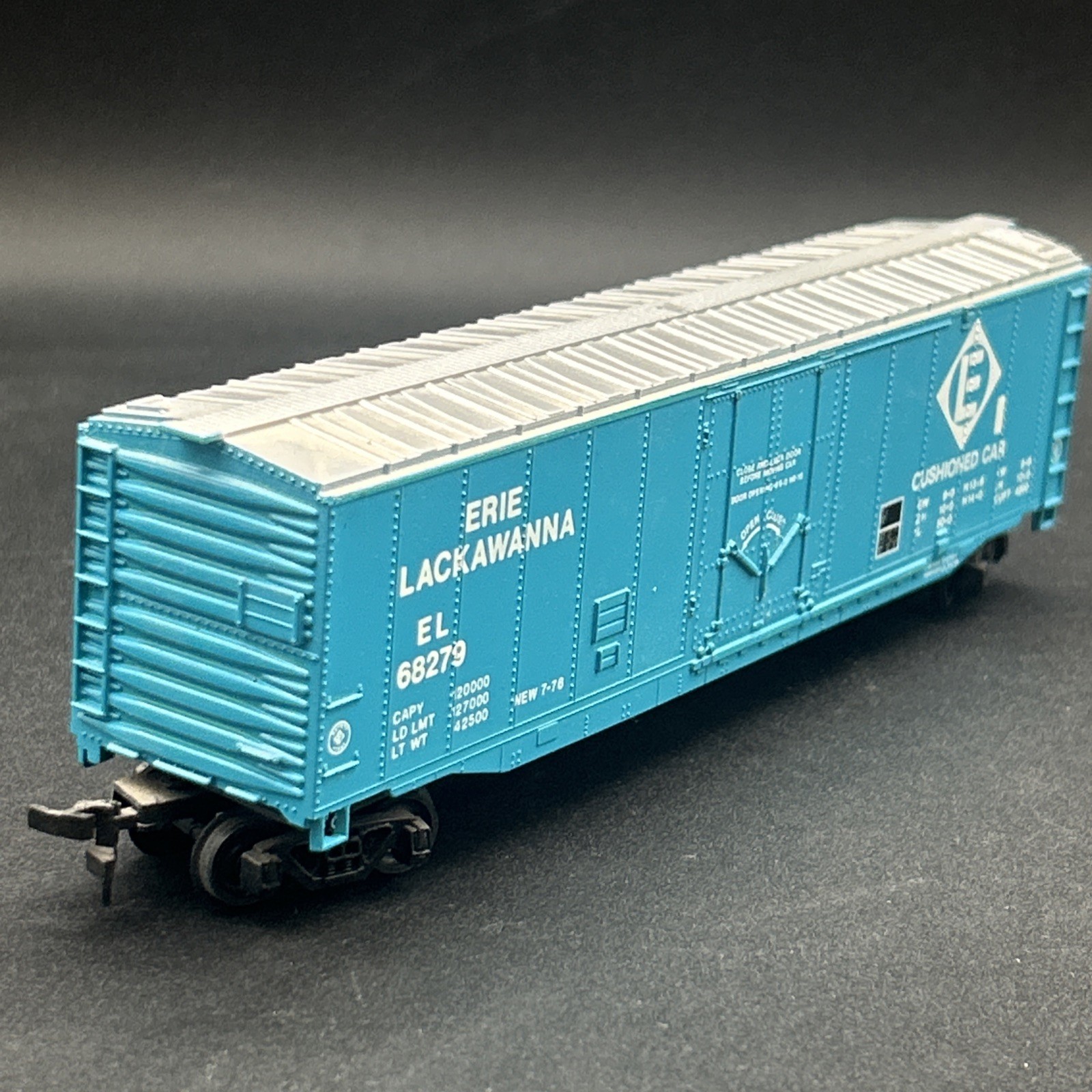 BACHMANN HO Model Train Railroad Rail Freight Box Car ERIE LACKAWANNA EL 68279