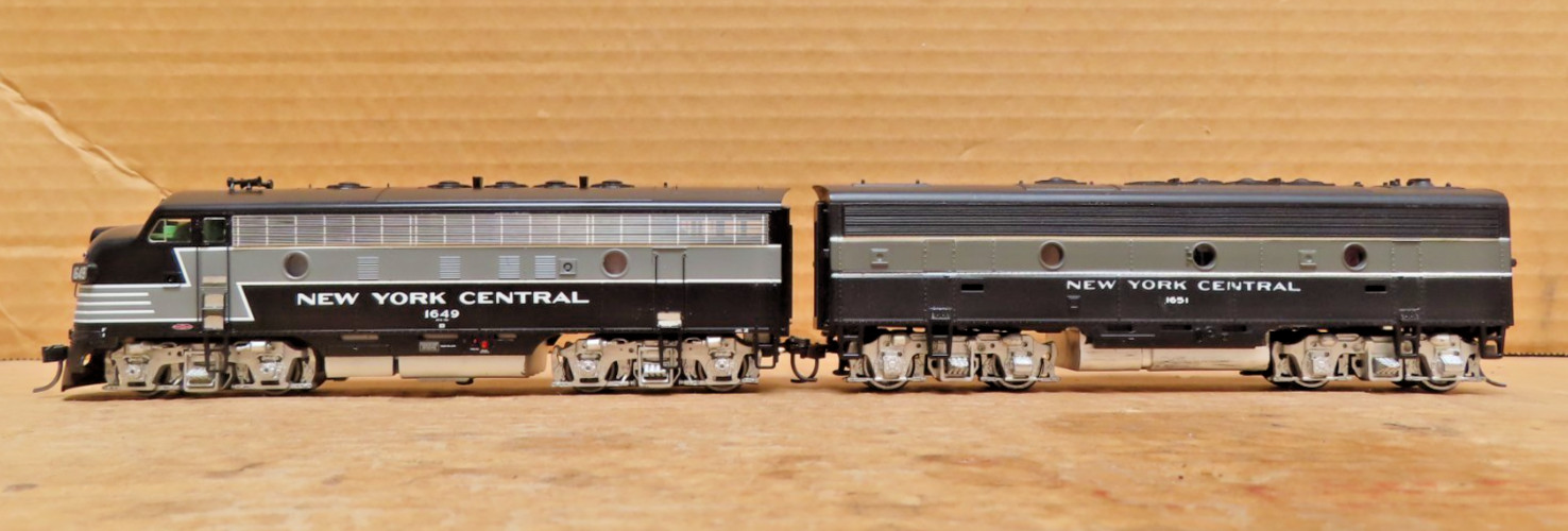 ATHEARN GENESIS NEW YORK CENTRAL F7-A POWERED & F7-B DUMMY HO SCALE
