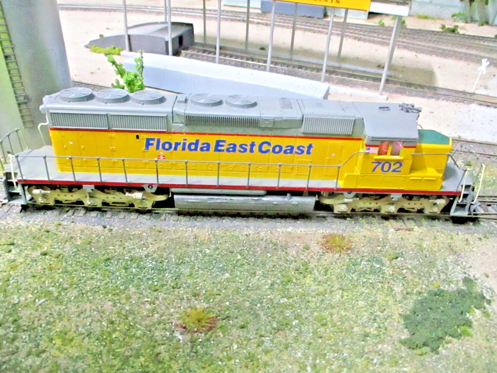 FEC 702 x-UP, ATHEARN SD40-2 CUSTOMPAINT,KEEP ALIVE,TSUNAMI DC/DCC/SND,DITCHLITE