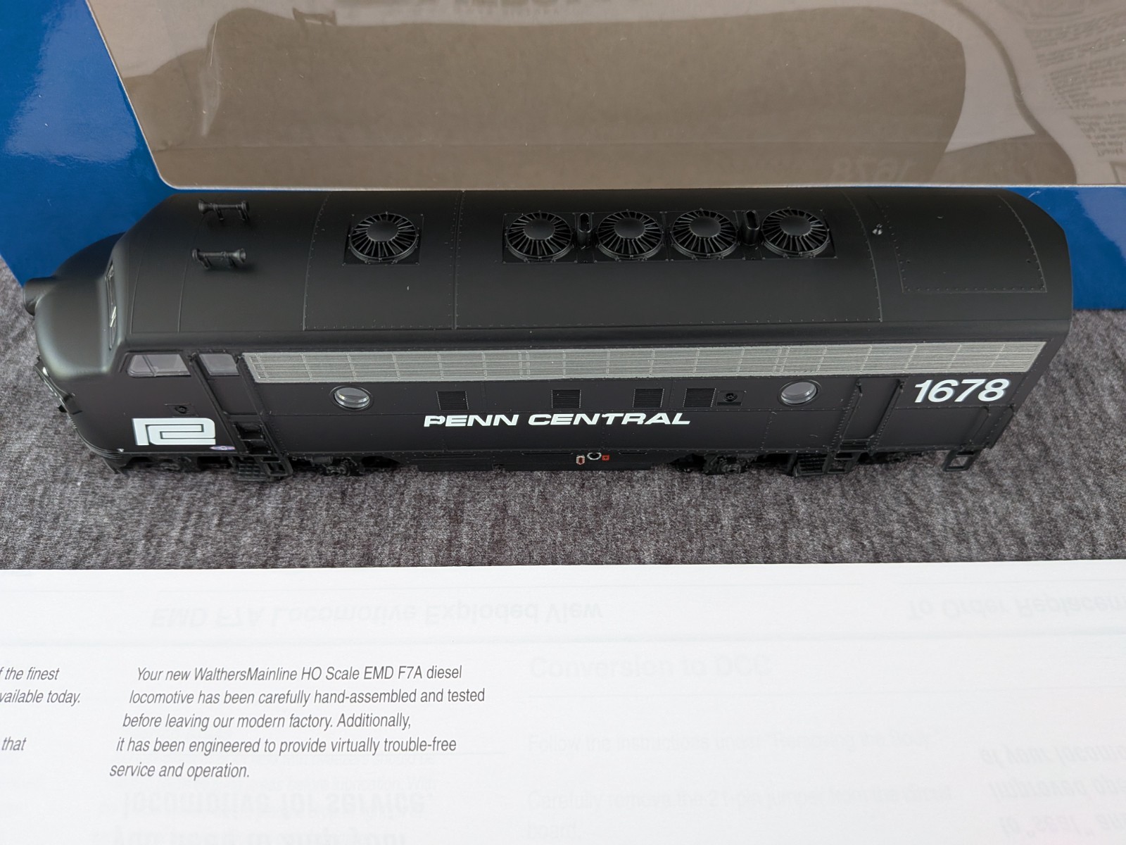 Walthers Mainline HO F7A, Penn Central #1678, #910-19986, DCC/Sound.