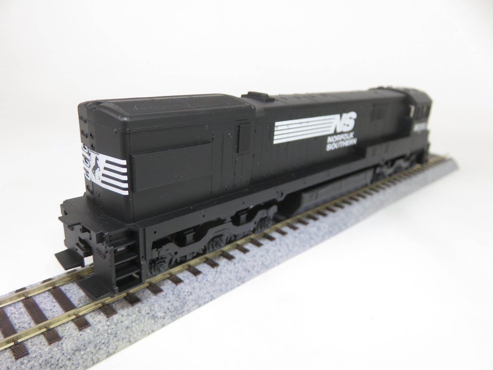 Athearn Blue Box 3467 HO Scale NS Norfolk & Southern GE U30C Diesel Locomotive