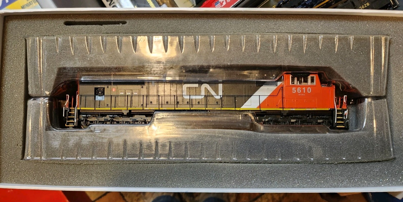 ATHEARN GENESIS CANADIAN NATIONAL SD-751 #5610 /LED HO SCALE, In Box. Nice!