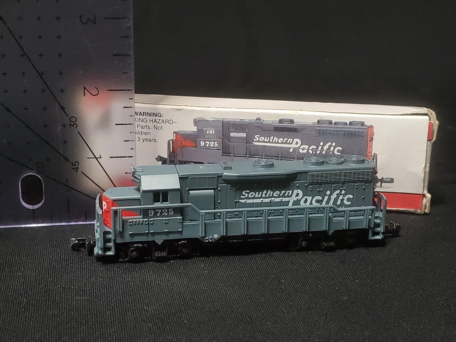 High Speed Metal Products No.418 Southern Pacific Locomotive # 9725 Toy Train