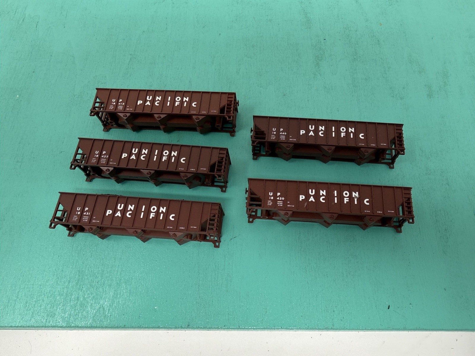 Atlas N – 90 Ton Hopper – No Trucks / Package – Union Pacific Set Of 5