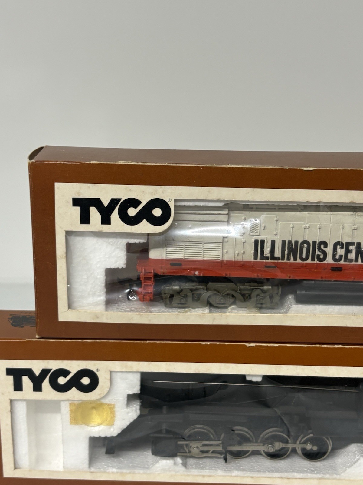 TYCO HO Illinois Central Gulf Diesel Locomotive lot of 2 for parts