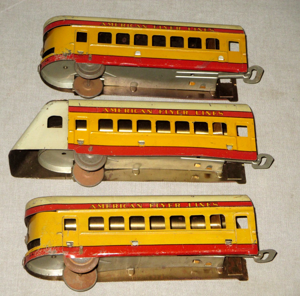 1930’S AMERICAN FLYER-PRE WAR- TIN WIND -UP HIAWATHA STREAMLINE 5 PC TRAIN SET