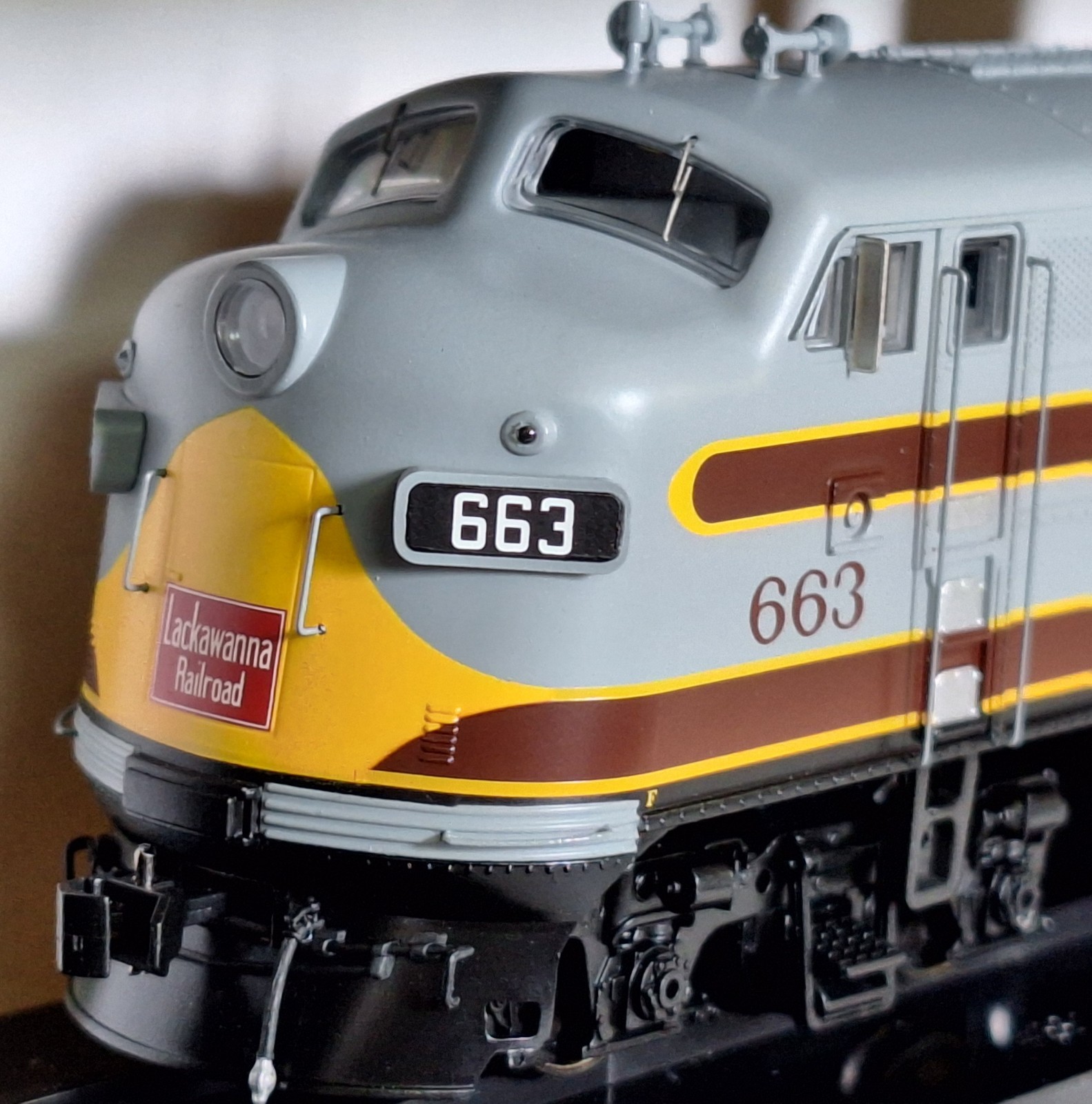 Bowser Exec Ln/Hobbytyme #24635 HO DL&W F-3A #663 Tri-StateRHS/Steamtown/ LokSnd