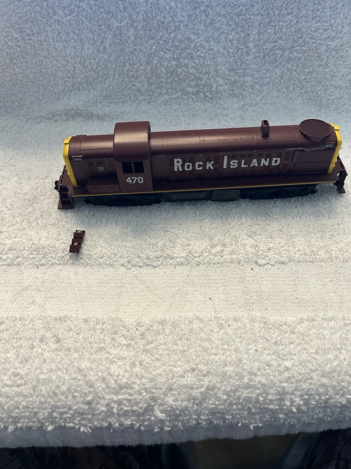 Roundhouse RS-3 Rock Island #470 HO Locomotive