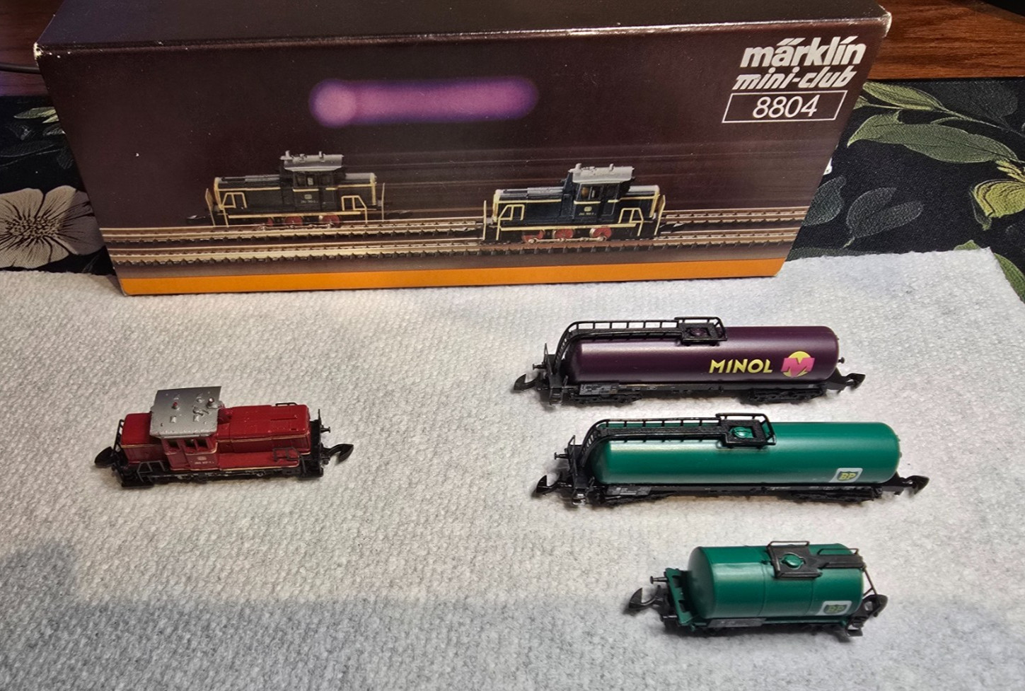 Z Scale Marklin Mini-Club # 8804 Diesel Switcher Locomotive Train Set, EX/Box