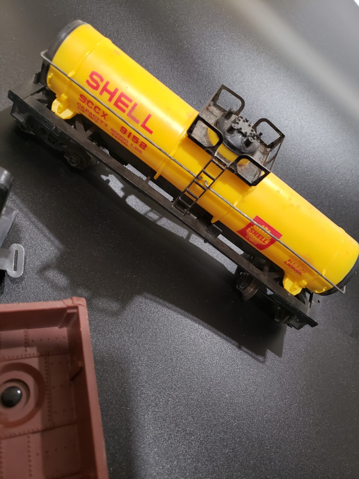 Lionel 8300 O Gauge 2-4-0 ? Black Plastic Steam Engine + Others