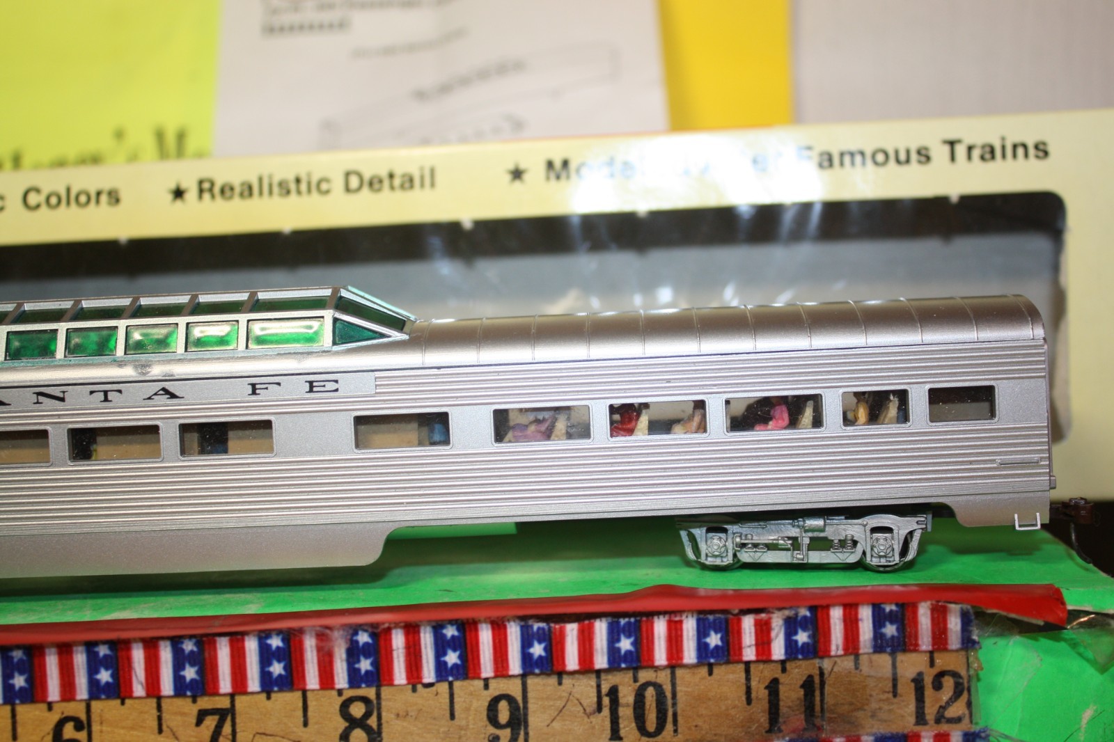 NIB HO * Con-Cor 2 Piece Santa Fe Passenger Car & Baggage Car Set