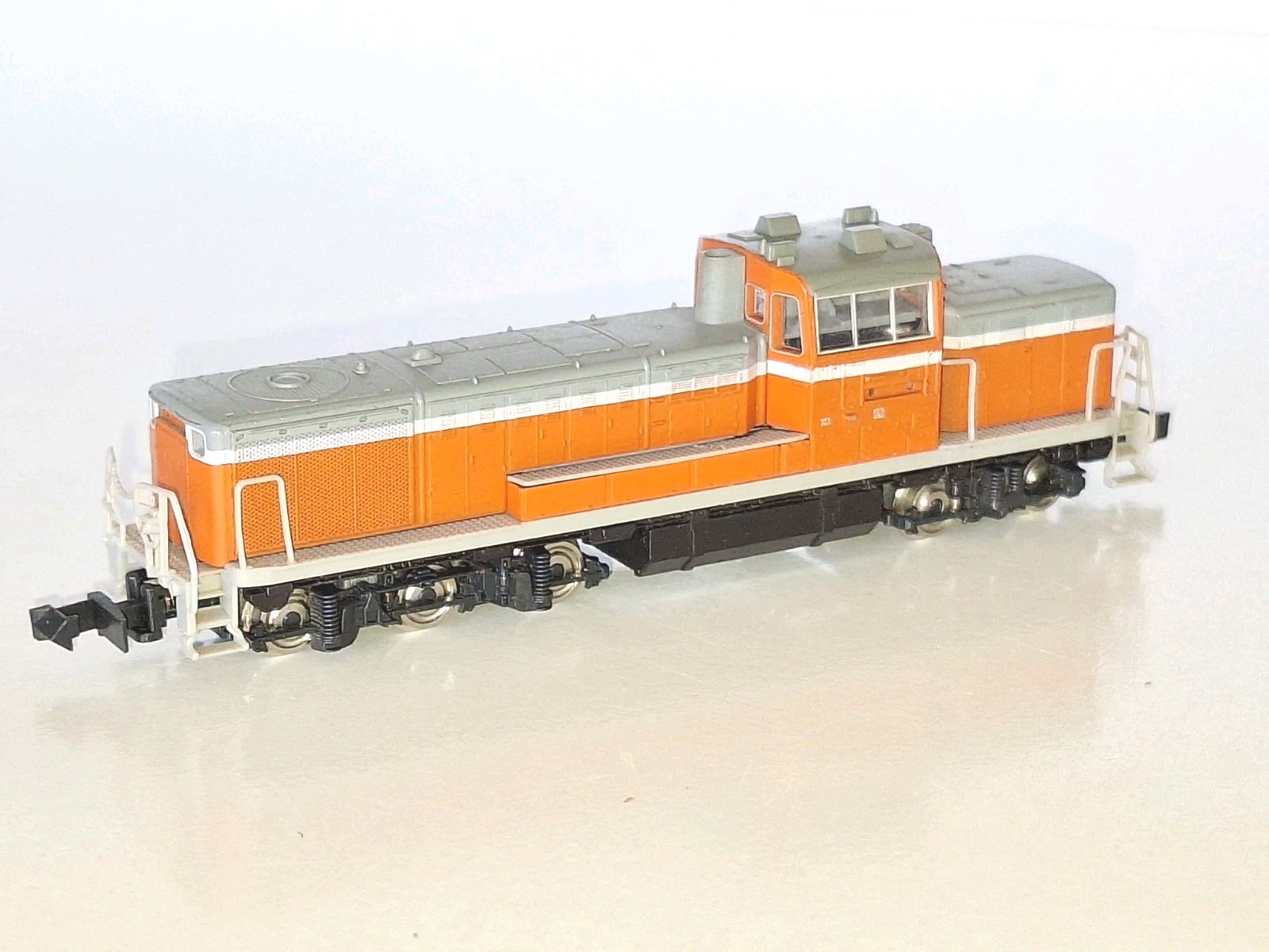 Kato N Scale Japan Diesel. Excellent Complete Cond. Directional Lights. No Box