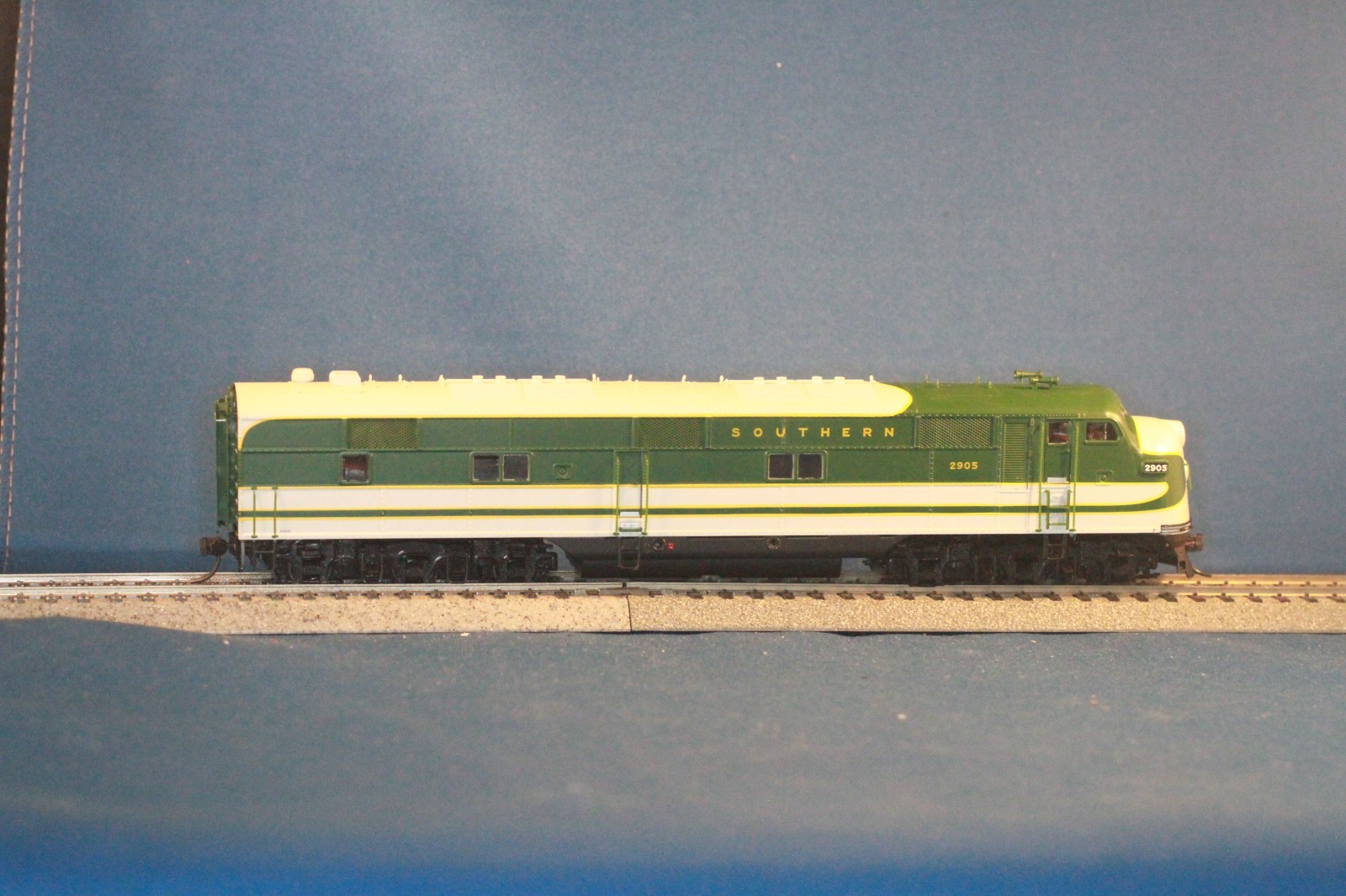 JP HO Proto 2000 Life-Like Southern EMD E7A Diesel Locomotive #2905 DC