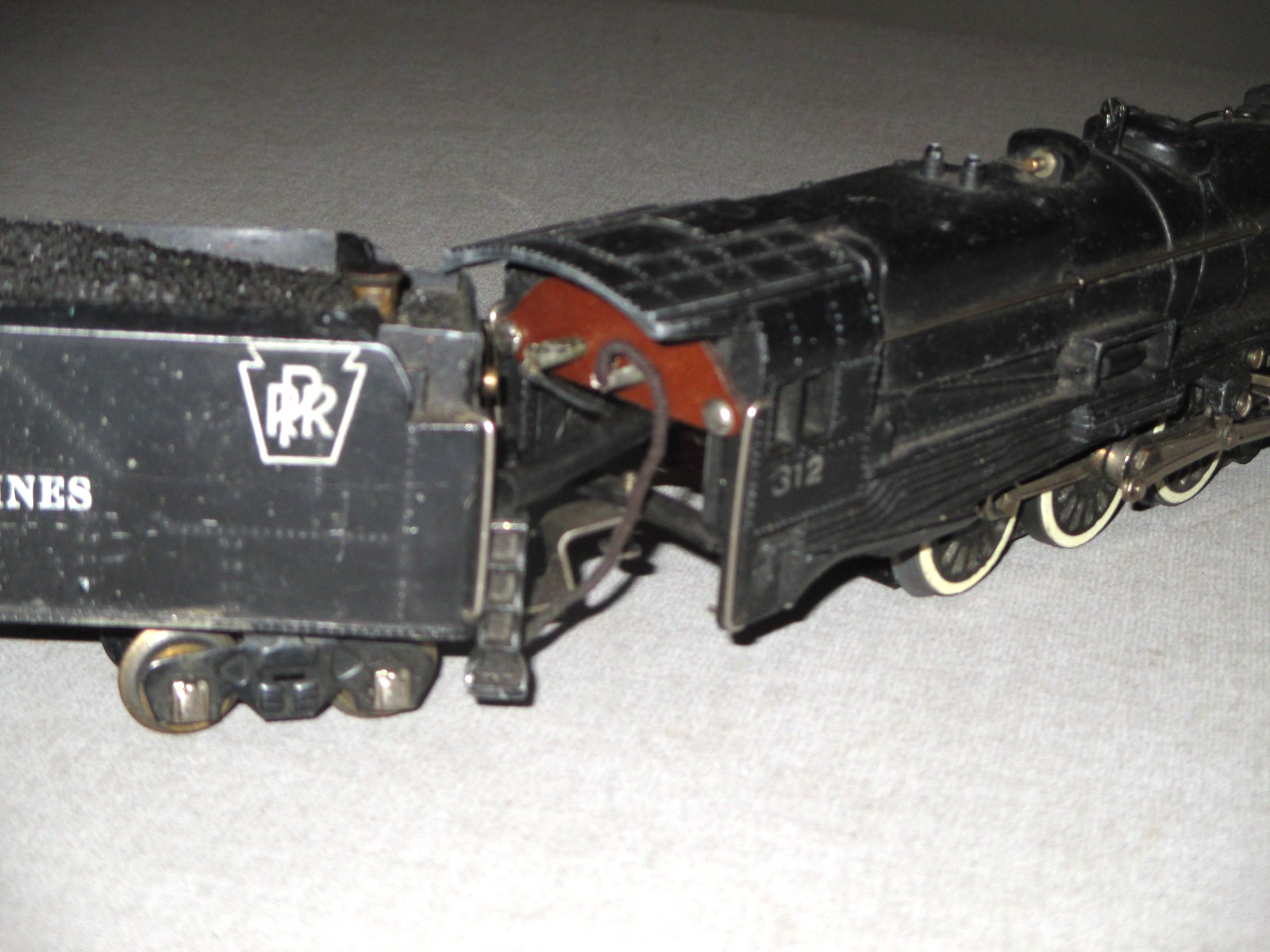 1940’S AMERICAN FLYER 312 PACIFIC-STEAM LOCO & TENDER-PRR & 3 NEW HAVEN CARS