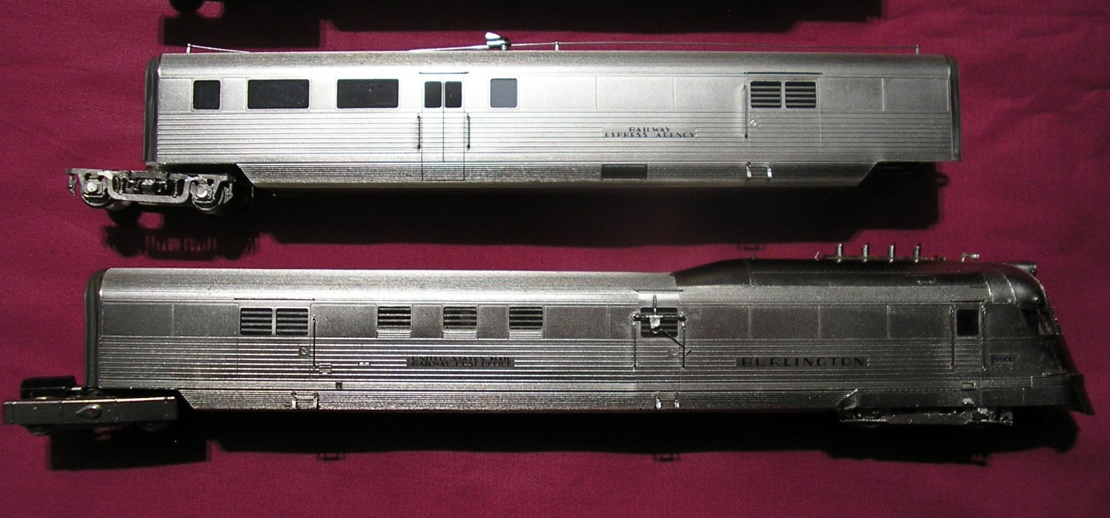 HO Challenger CIL 2076.1 CB&Q Pioneer Zephyr 9900, Early Version, 4 Units, TLC