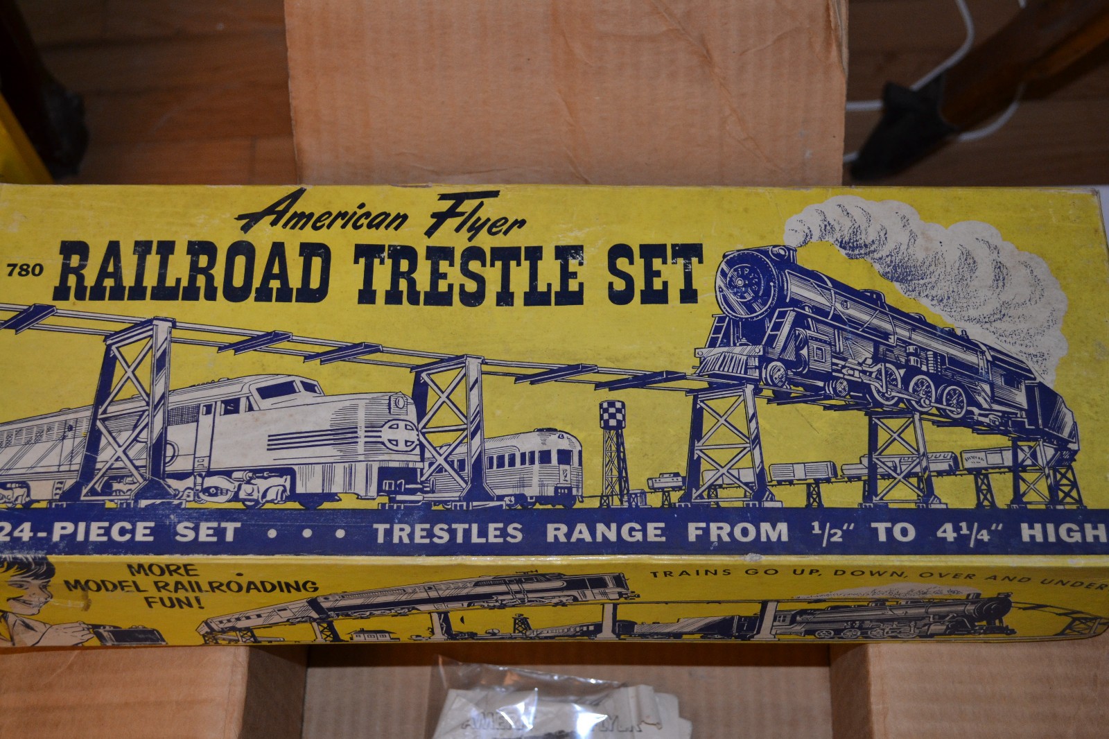 1950s-60s Vintage American Flyer Gilbert Trains Set & Tracks!