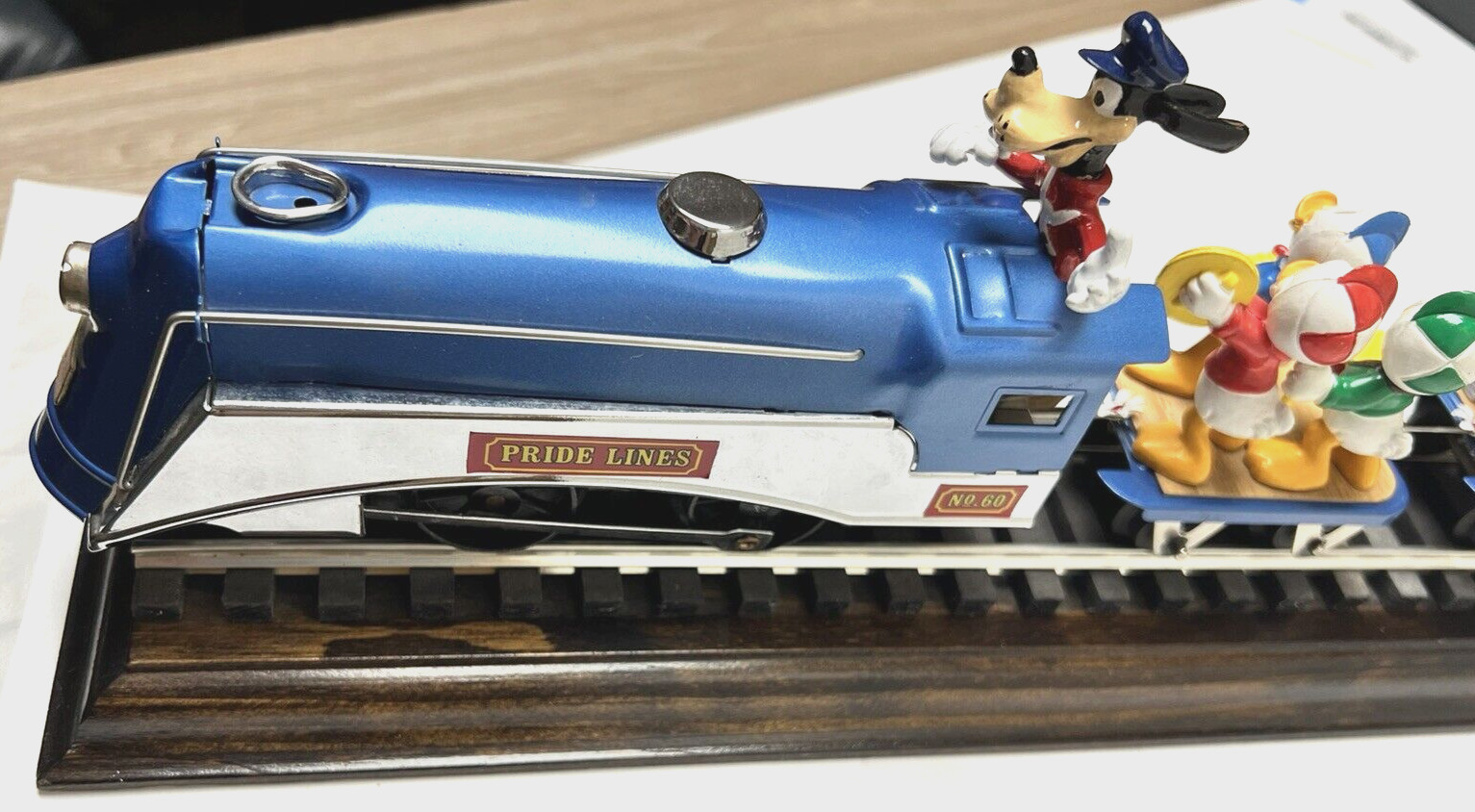 1988 WALT DISNEY PRIDE LINES MICKEY MOUSE HAPPY 60TH BIRTHDAY TRAIN & DISPLAY