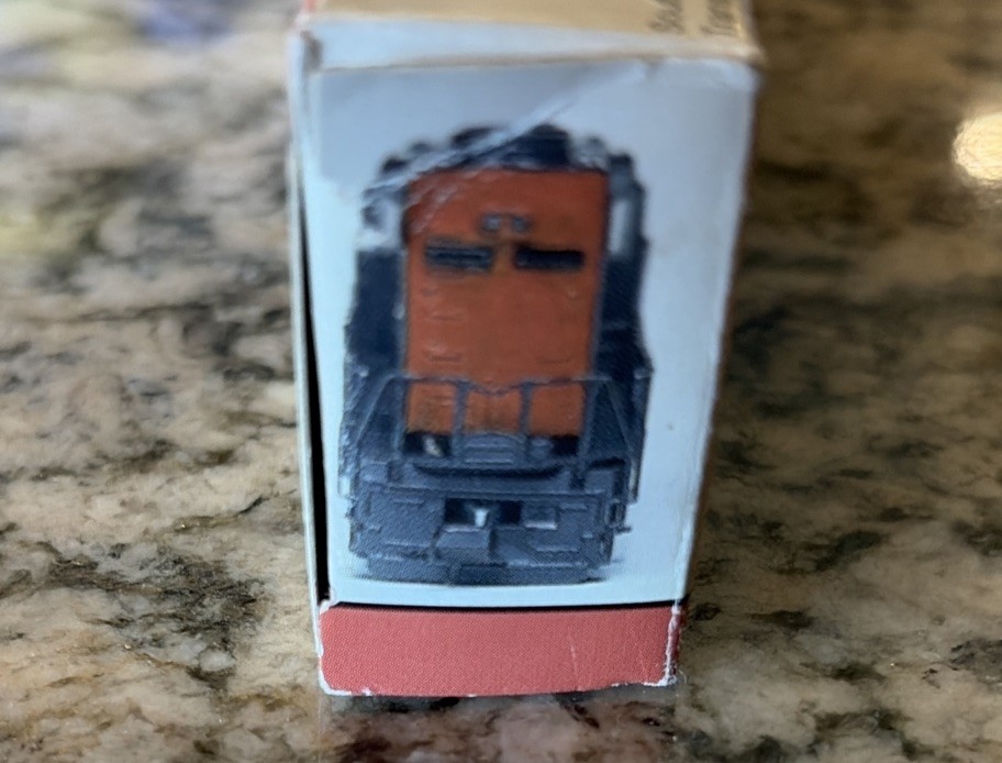 Southern Pacific Locomotive #9725 Model Train In Original Box