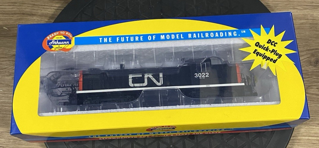 Athearn 94062 Ho Canadian National RS3 Locomotive 3022 DCC Quick Plug Equipped