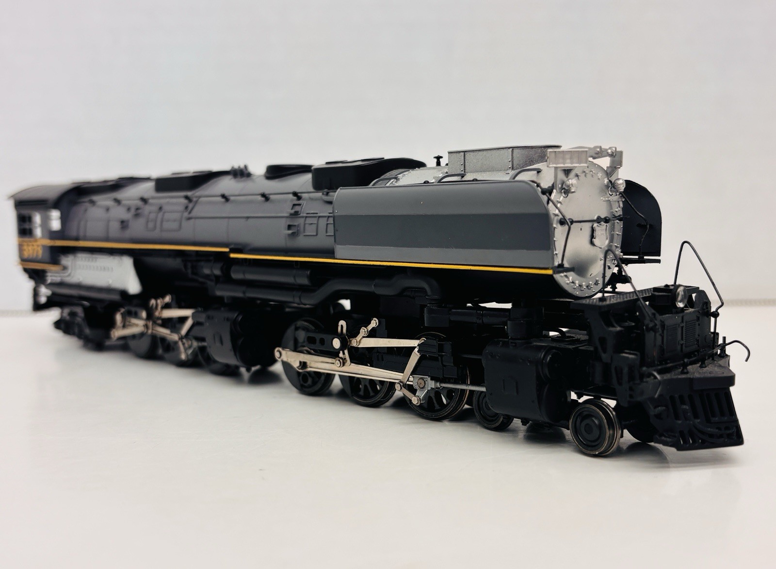 Rivarossi HO Union Pacific 4-6-6-4 Challenger Steam Locomotive 1592 Runs