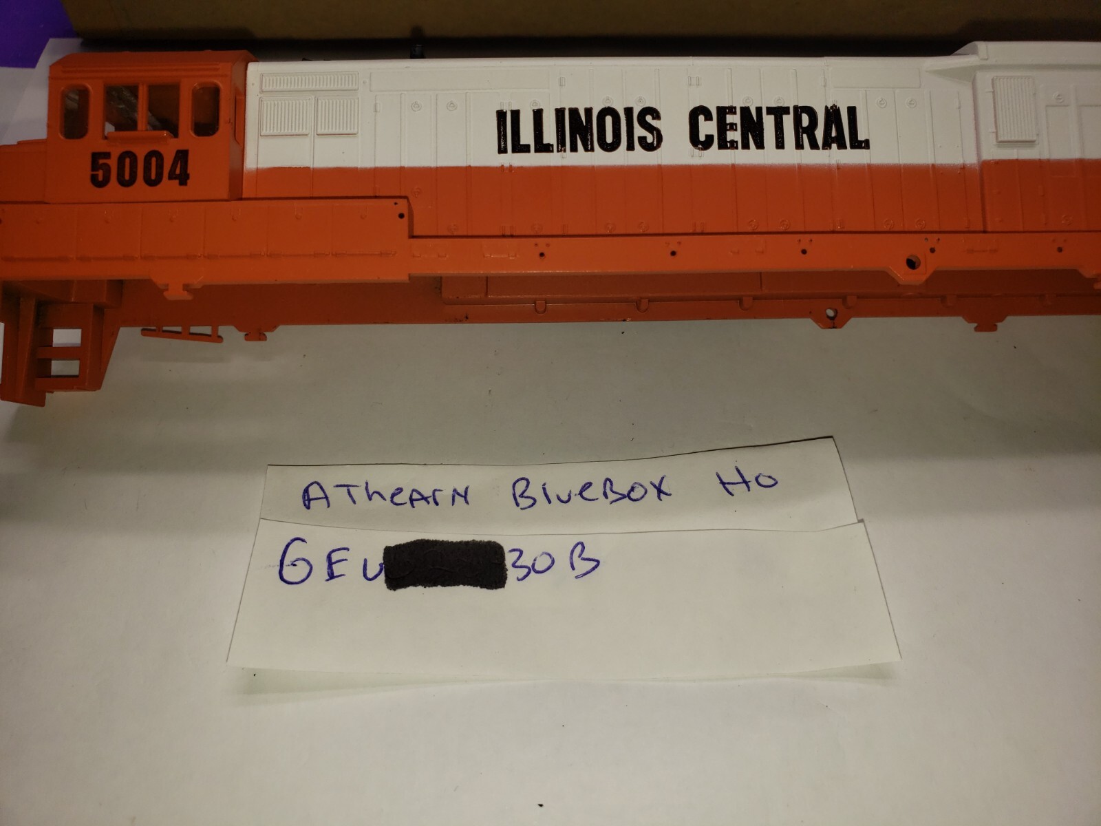 U30B SHELL ONLY Athearn HO Scale ILLINOIS CENTRAL 5004 INCLUDES LENSES And Box