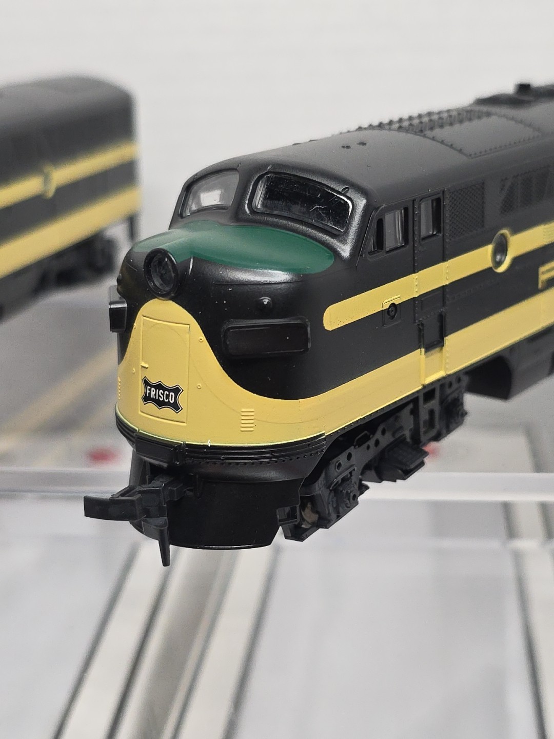 Stewart/Kato HO Scale 8330 Frisco F3 A/B Phase III Both Powered NIB