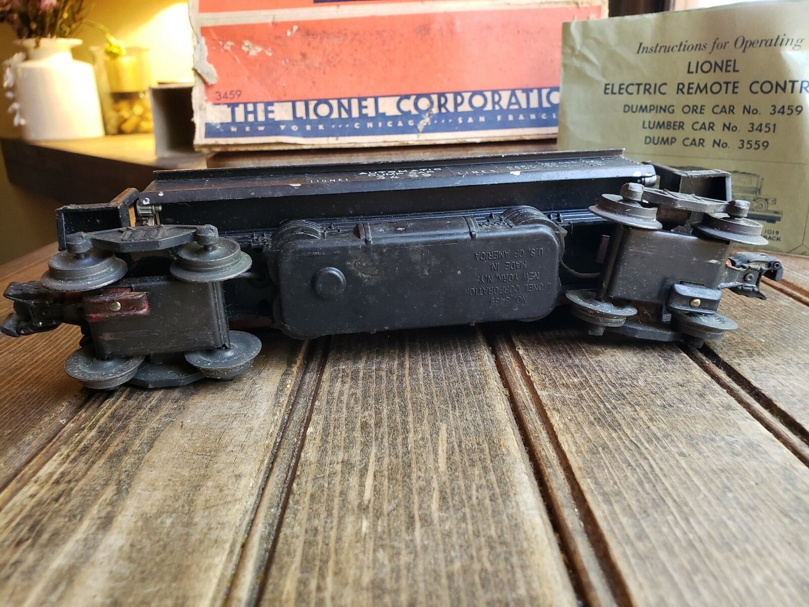 Lionel 3459 Automatic Dump Car Tin Toy Train With (Box Rough Condition)