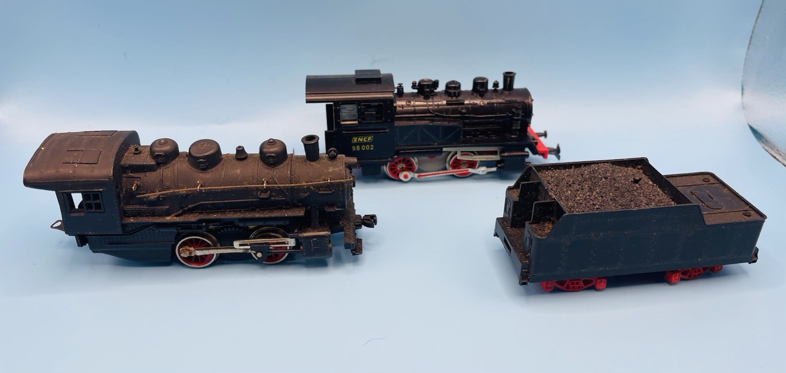2x HO Gauge 0-4-0 Steam Locomotives + Tender (PIKO, SNCF) Untested / Parts Only