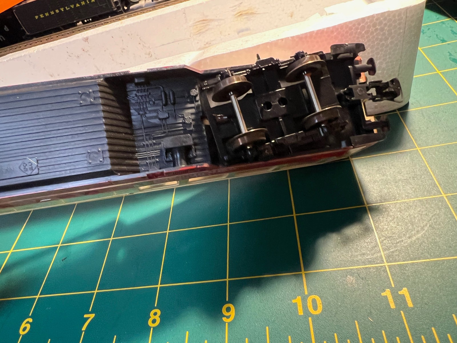 Roco 44408 / 4271F “Reisebüro Mittelthurgau” Panorama Passenger Coach HO Scale